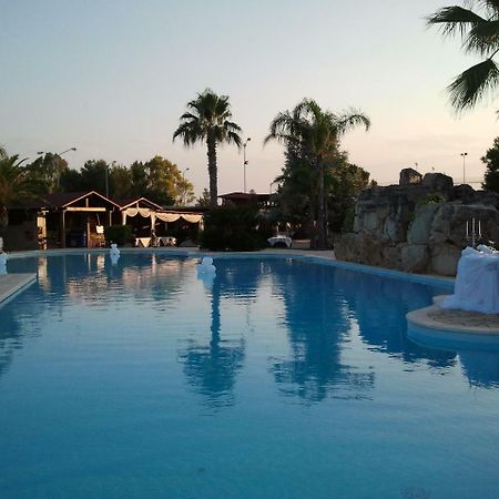 Villaggio Turistico Malibuu Manduria Exterior foto