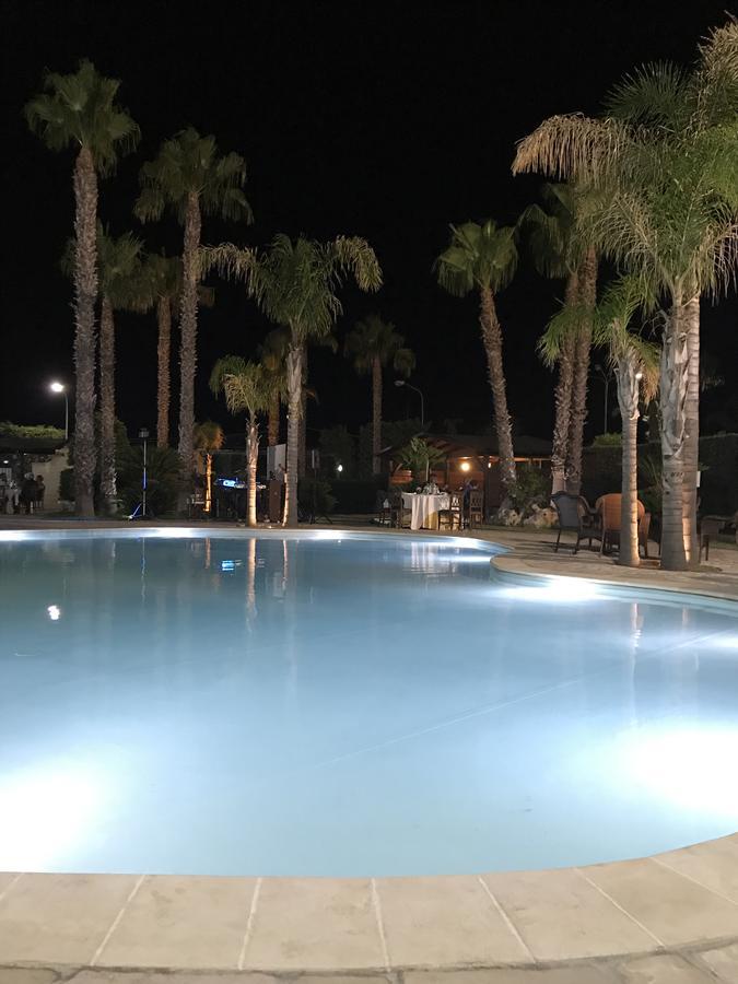 Villaggio Turistico Malibuu Manduria Exterior foto
